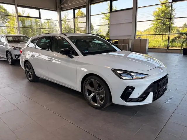 CUPRA Leon view 3
