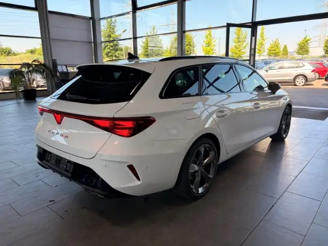 CUPRA Leon view 4