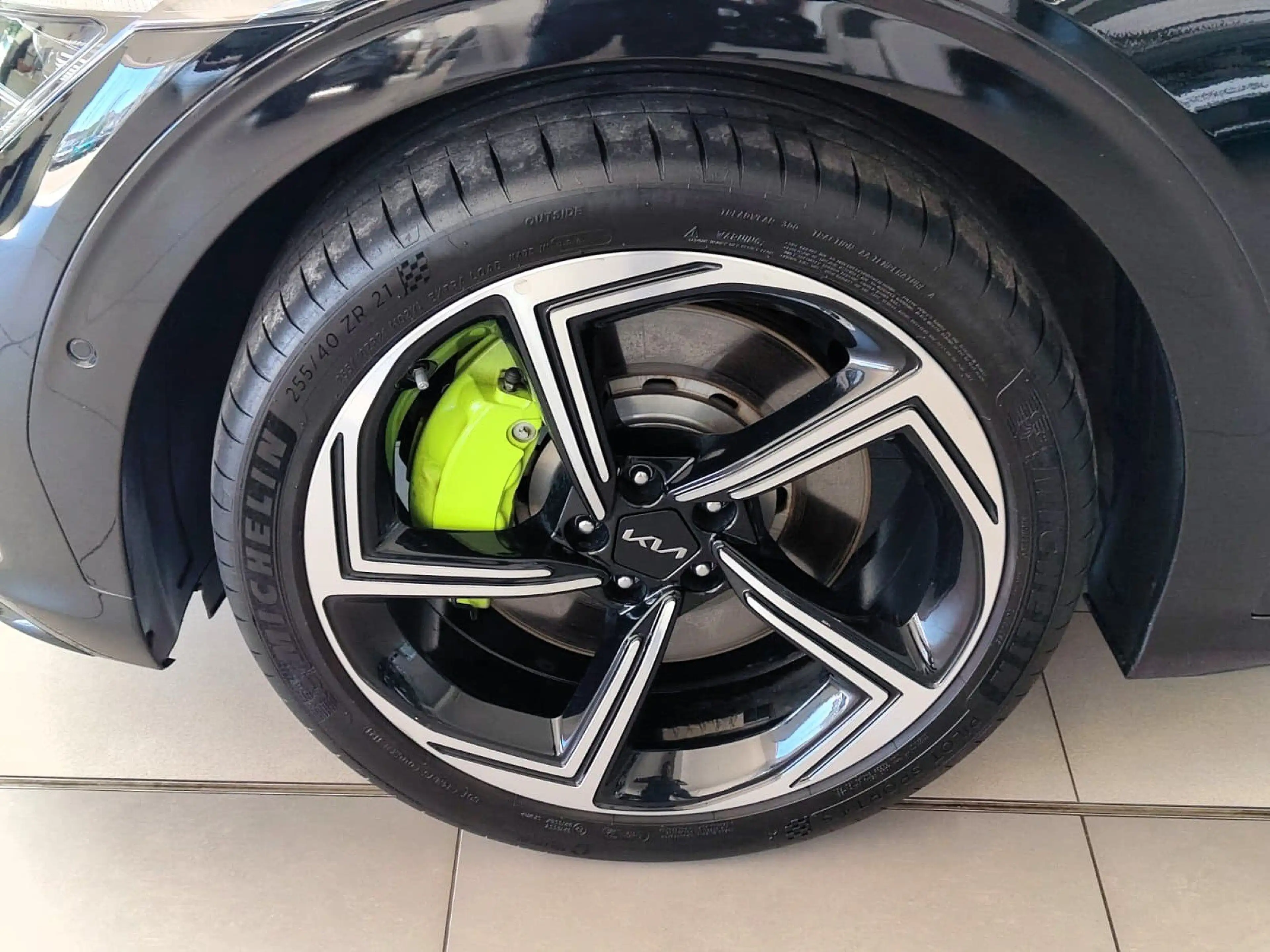 Kia EV6 GT 77,4-kWh AWD Glasdach HUD Navi LED — photo 7