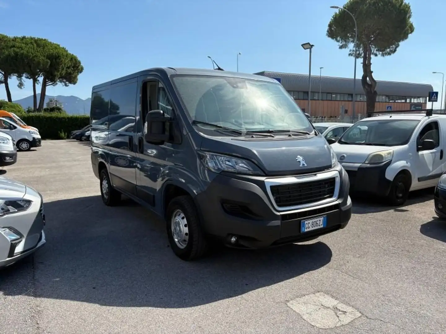 Peugeot Boxer LH1 2.2 BlueHDI 120CV Azul - 2