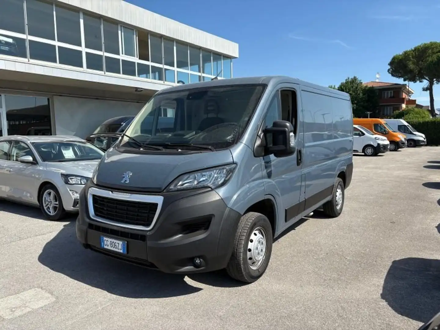 Peugeot Boxer LH1 2.2 BlueHDI 120CV Azul - 1