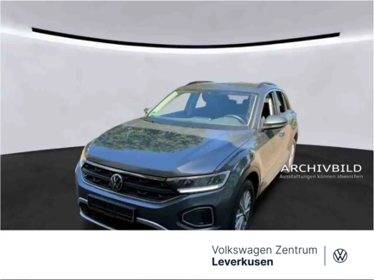 Volkswagen T-Roc Life VIRT CARPLAY KAM ACC SHZ LED PDC — photo 1 of 5
