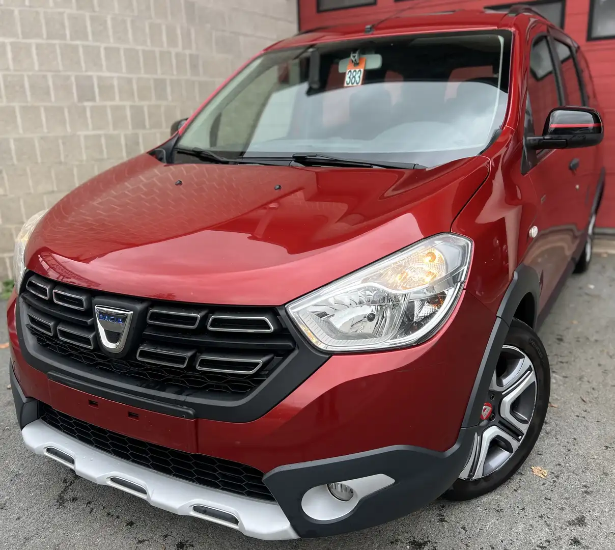 Dacia Lodgy Stepway 1.3 TCe Techroad GPF 7 PL + NAVI + CAMÉRA Rood - 1