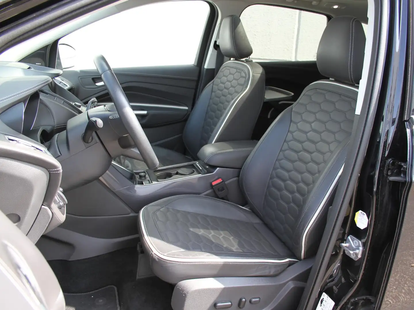 Ford Kuga 1.5 EB Vignale Leder Navi Kamera Xenon 1.Hd Schwarz - 2