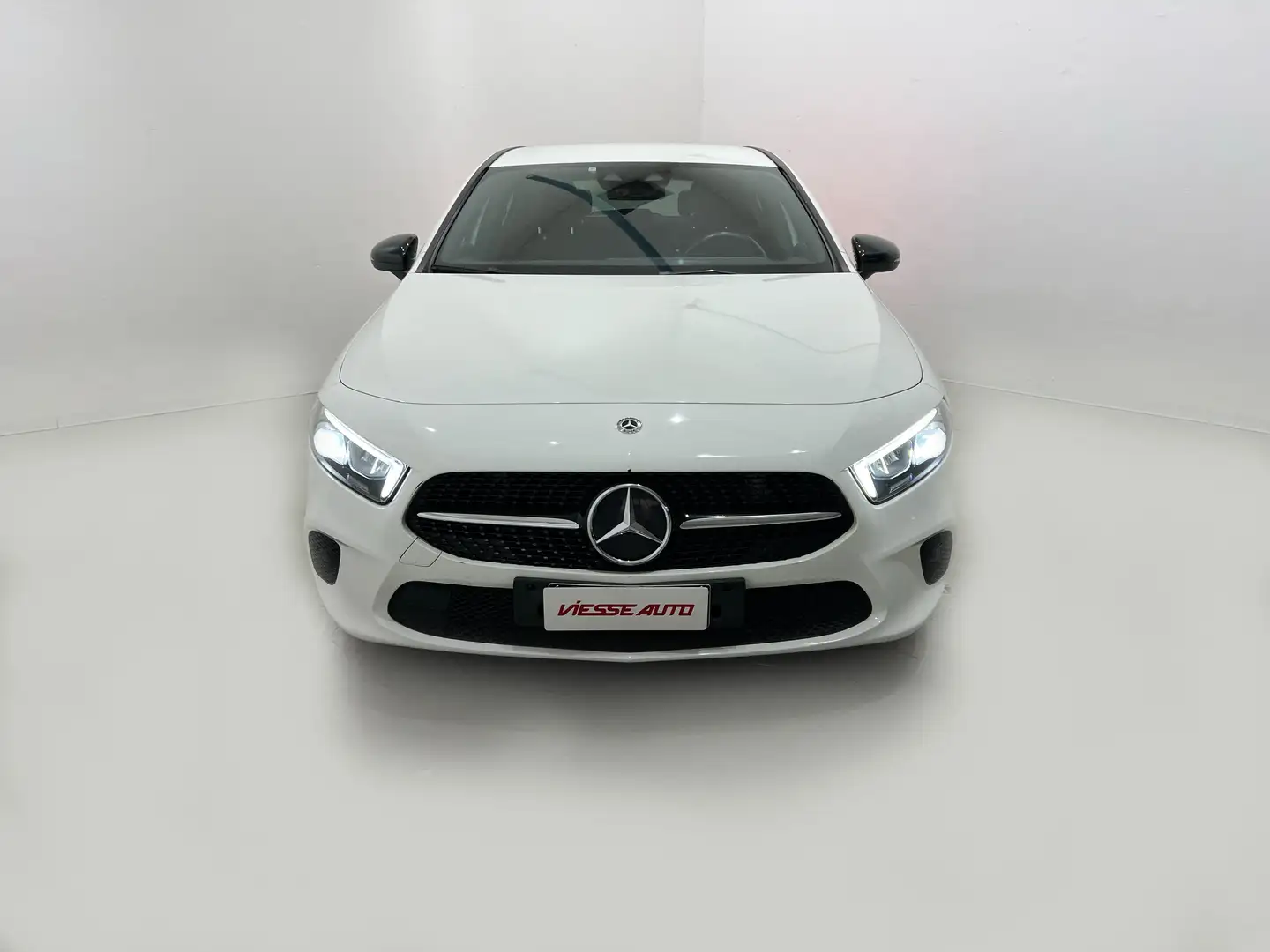 Mercedes-Benz A 180 A 180 d Sport auto White - 2
