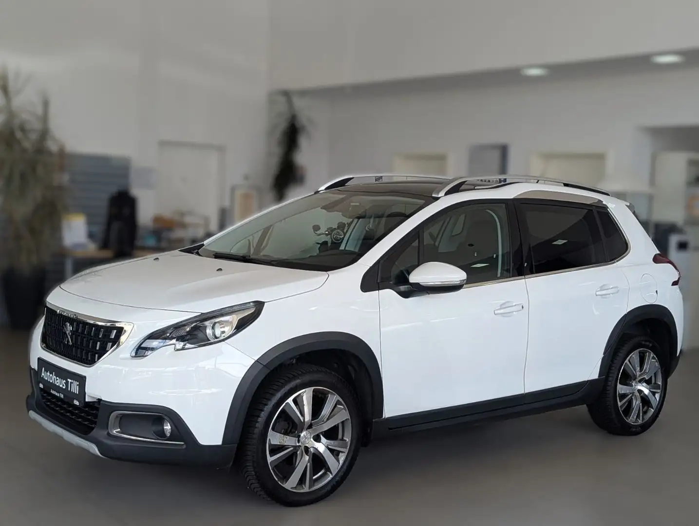 Peugeot 2008 Allure 1.2 110S&S/Pano/Navi/SHZ/PDC/T-Leder Weiß - 1