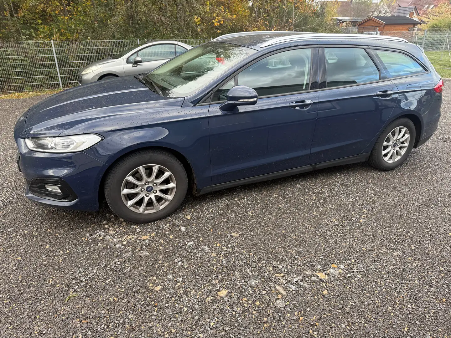 Ford Mondeo Business Edition Blau - 1