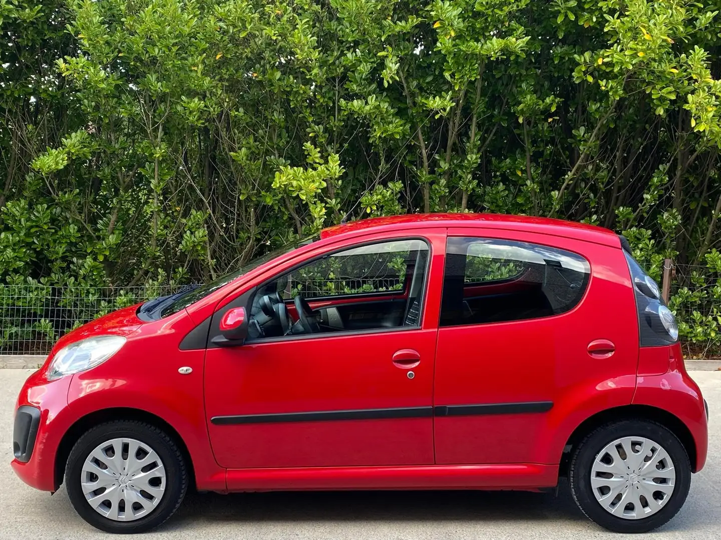 Citroen C1 1.0i / FAIBLE KM / 1PROPRIO / CARNET / GARANTIE!! Rouge - 2