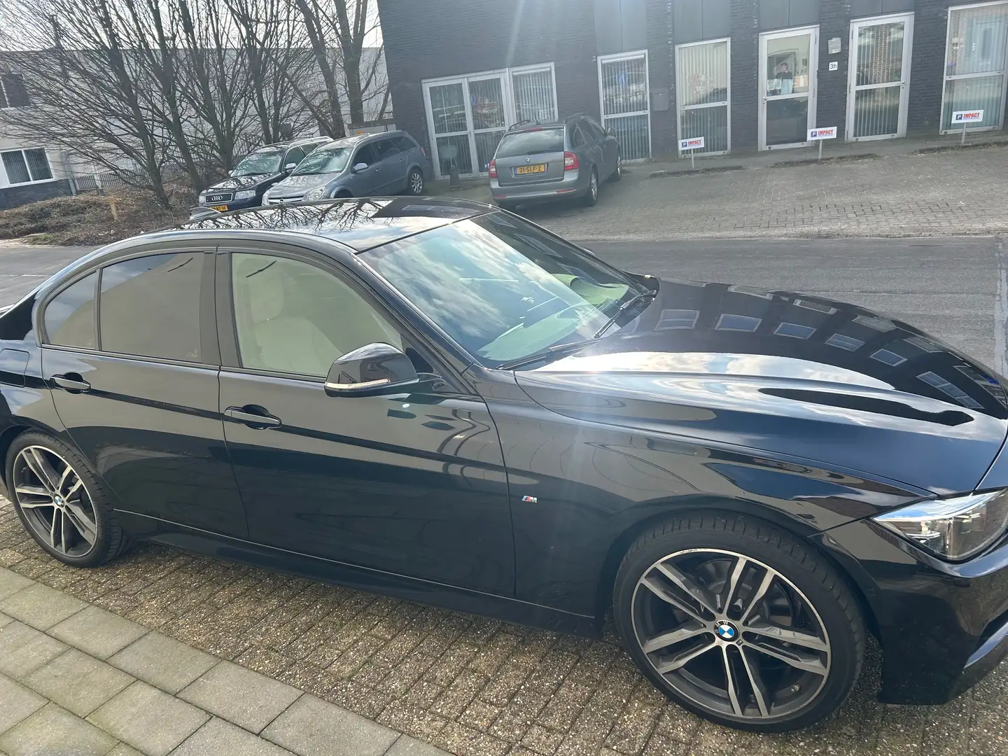 BMW 318 318 MSp. Exec. Zwart - 2
