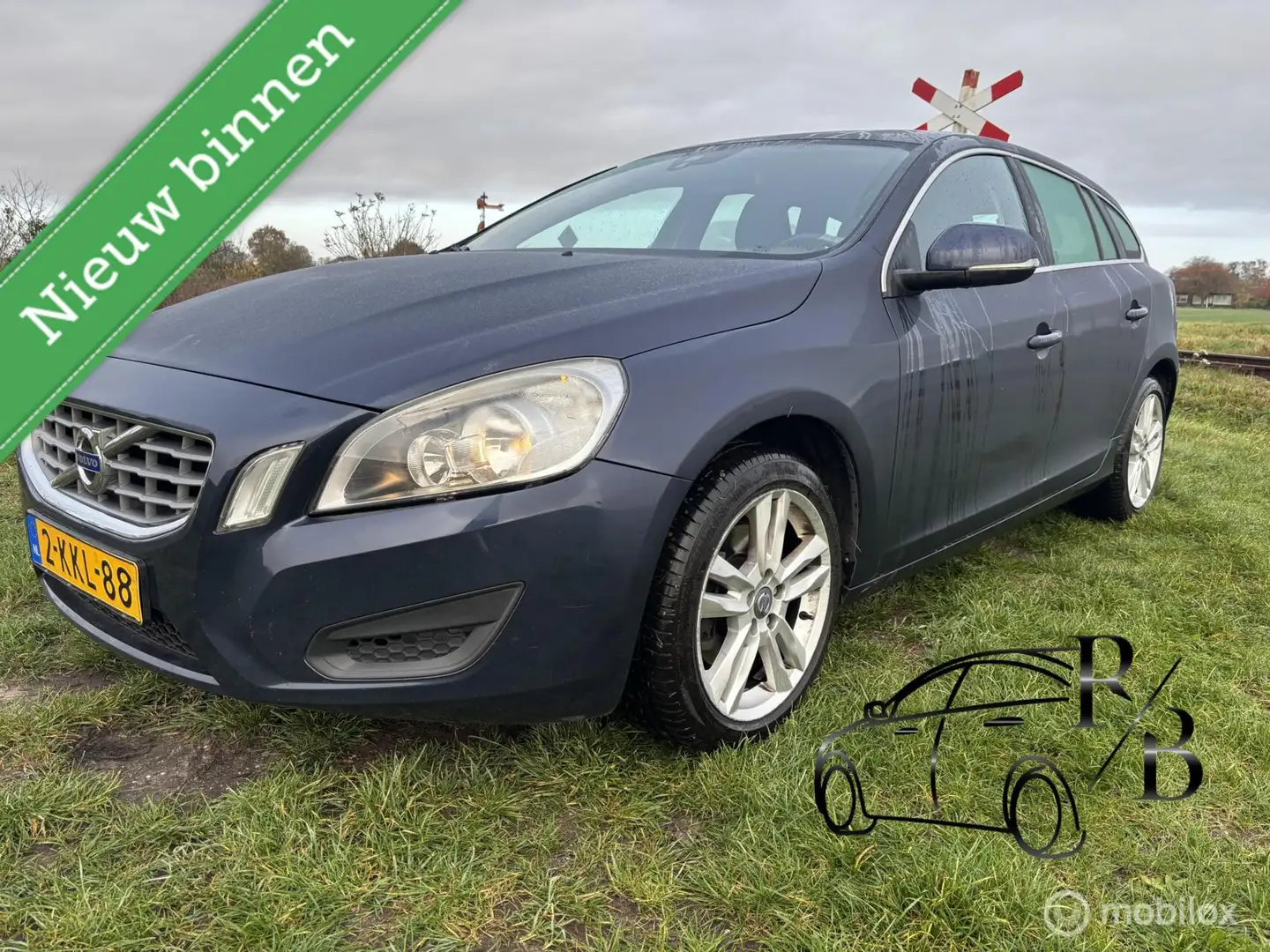 Volvo V60 1.6 T3 Momentum NAVI AIRCO CRUISE TREKHAAK PARK SE Bleu - 1