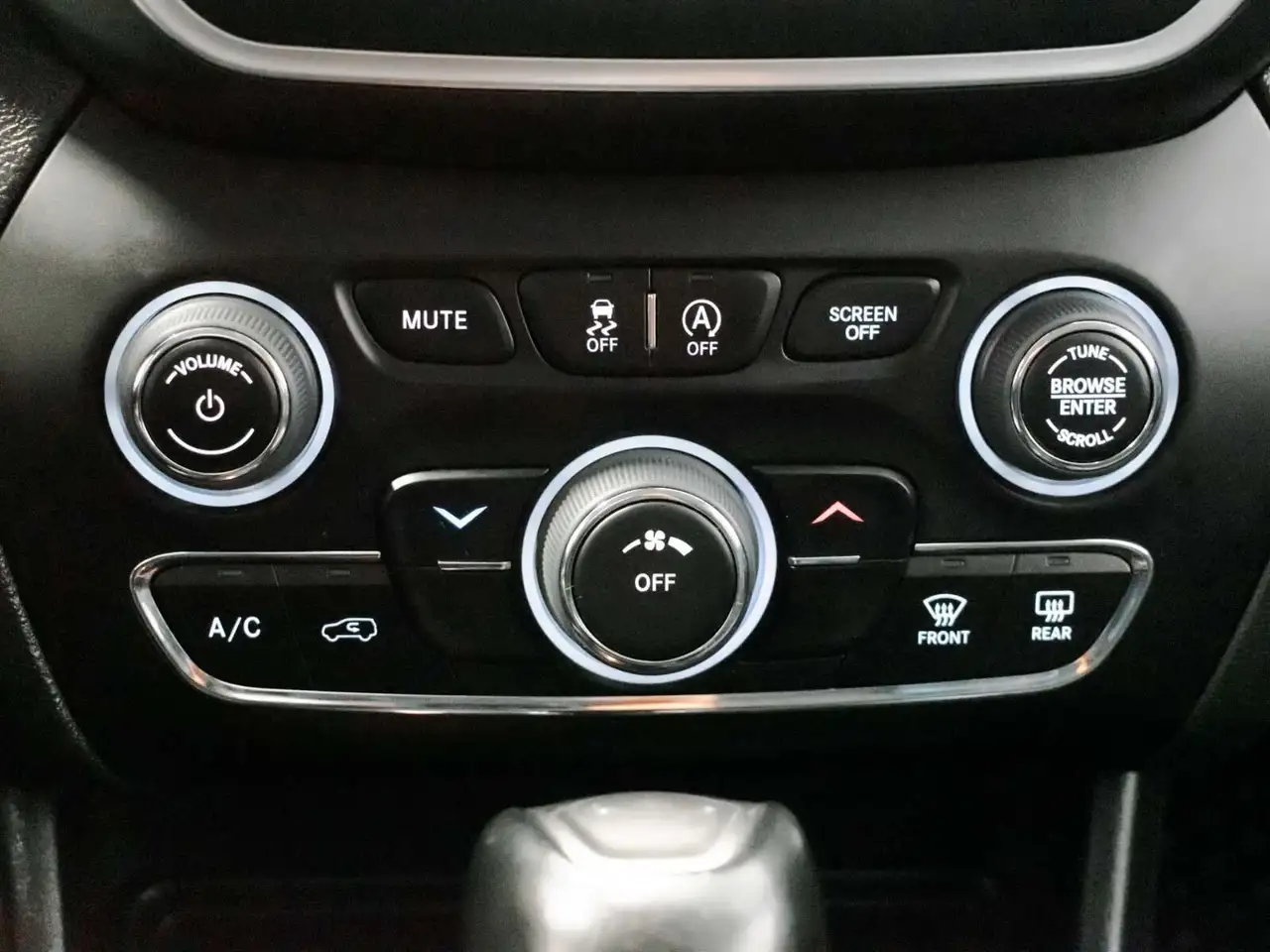 Jeep Cherokee снимка Jeep Cherokee