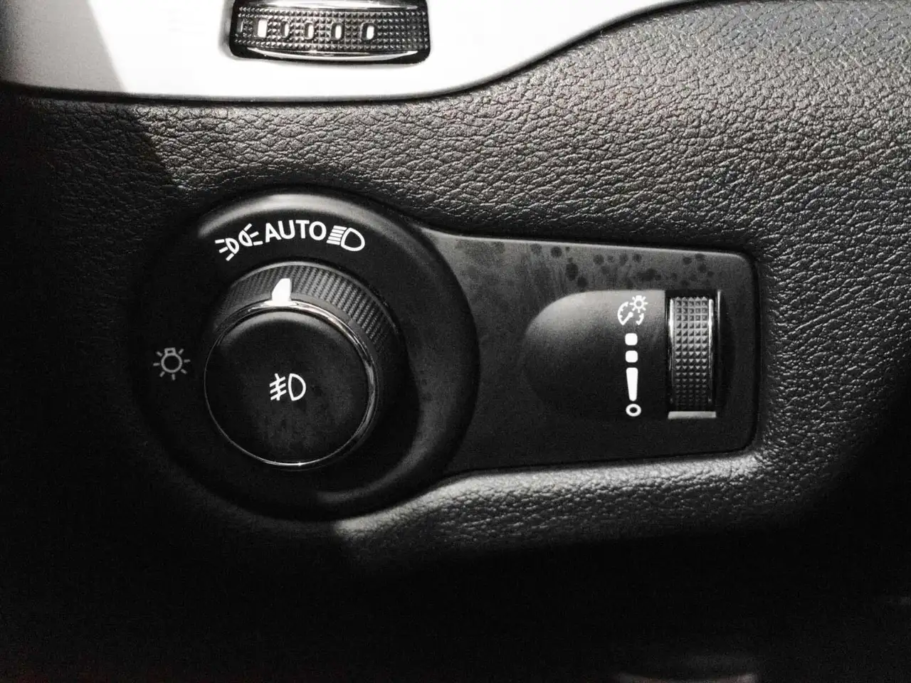 Jeep Cherokee снимка Jeep Cherokee