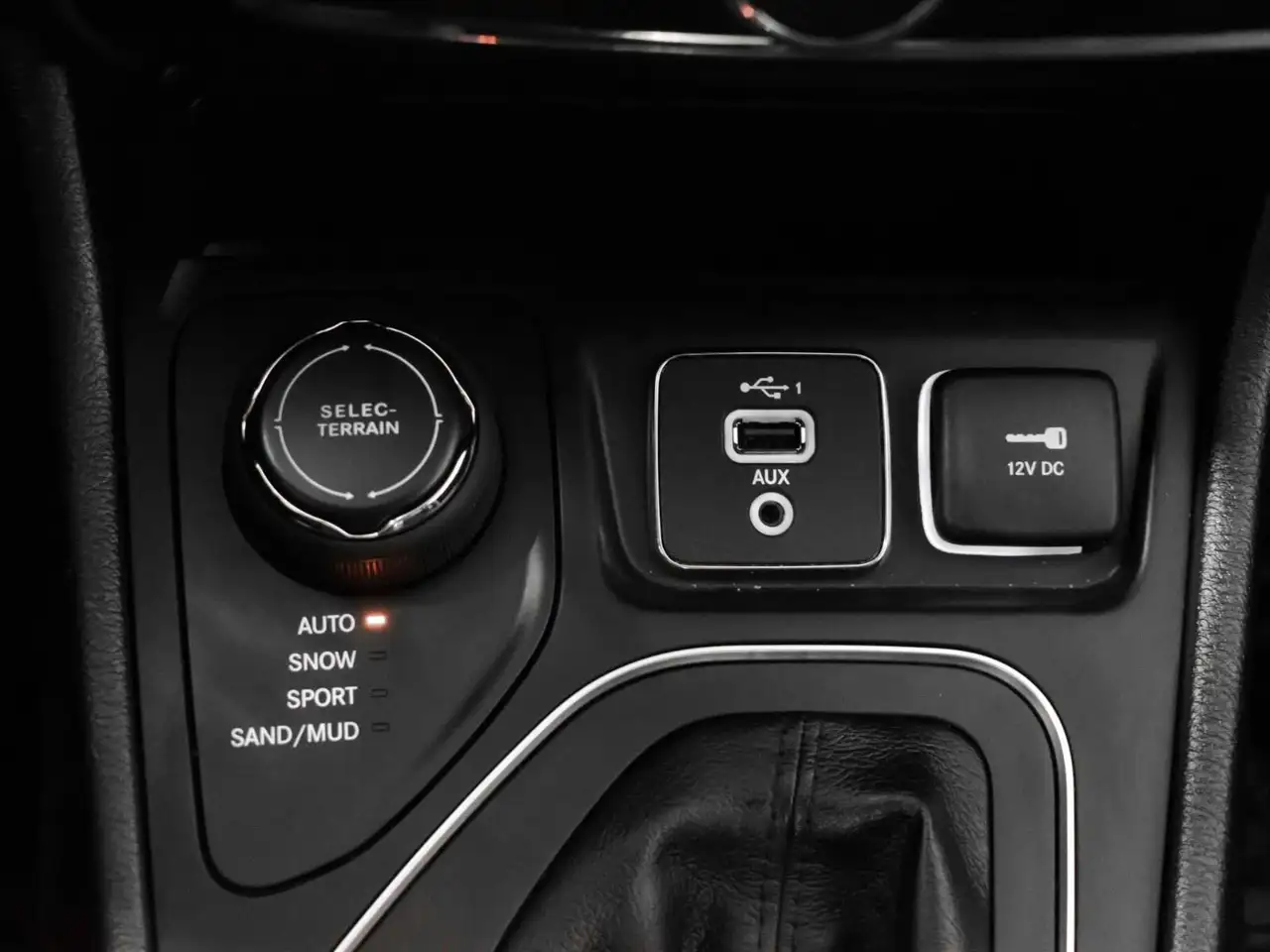 Jeep Cherokee снимка Jeep Cherokee