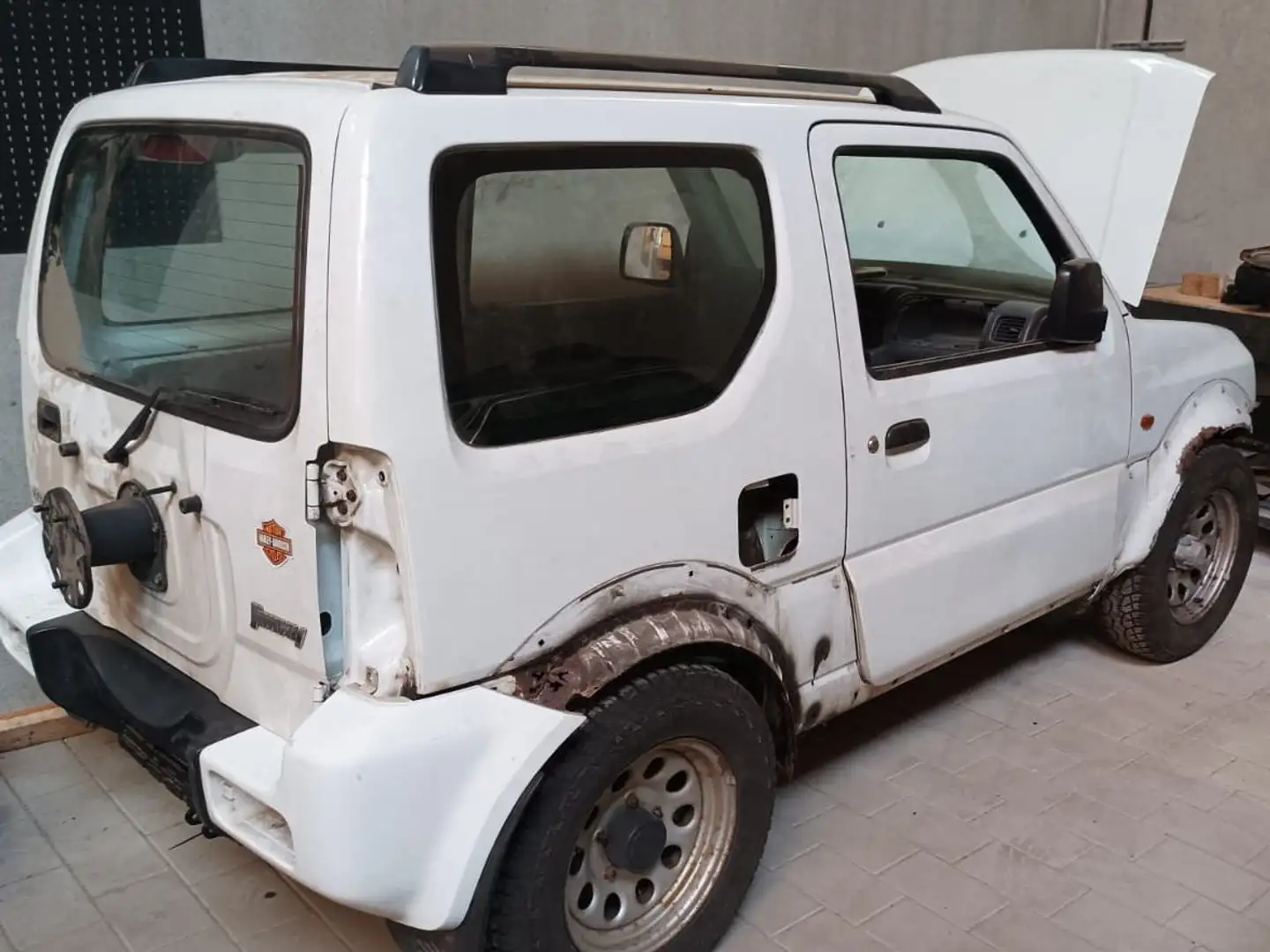 Suzuki Jimny Umbauprojekt zum E-Auto Blanc - 2