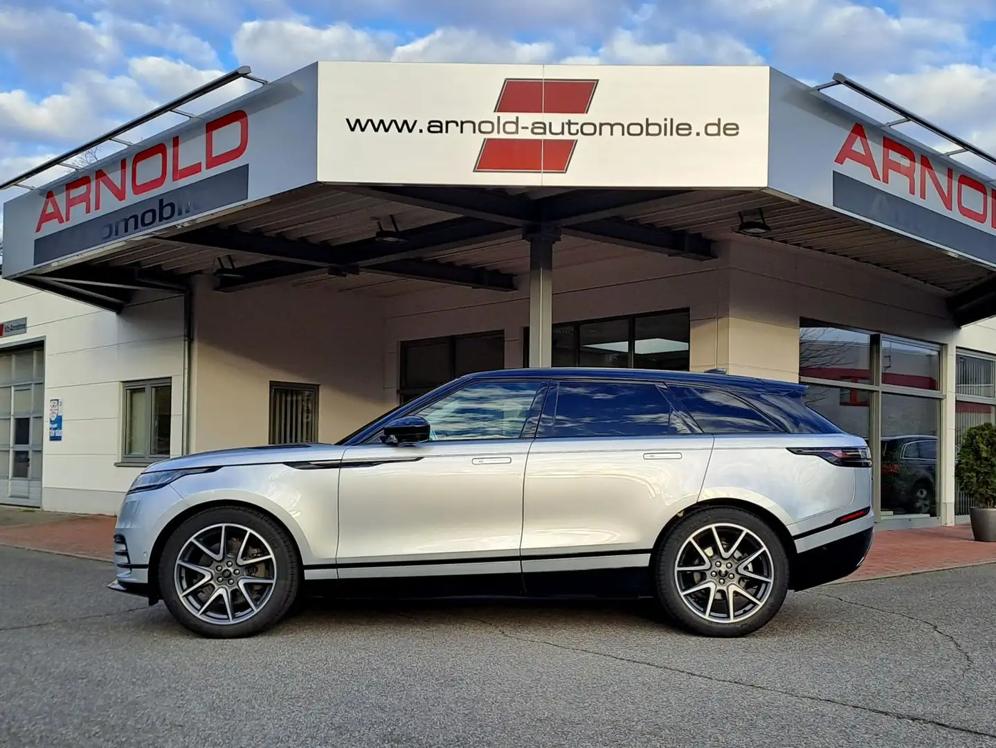 Land Rover Range Rover Velar 3.0 D300 DYNAMIC HSE AWD Silber - 1
