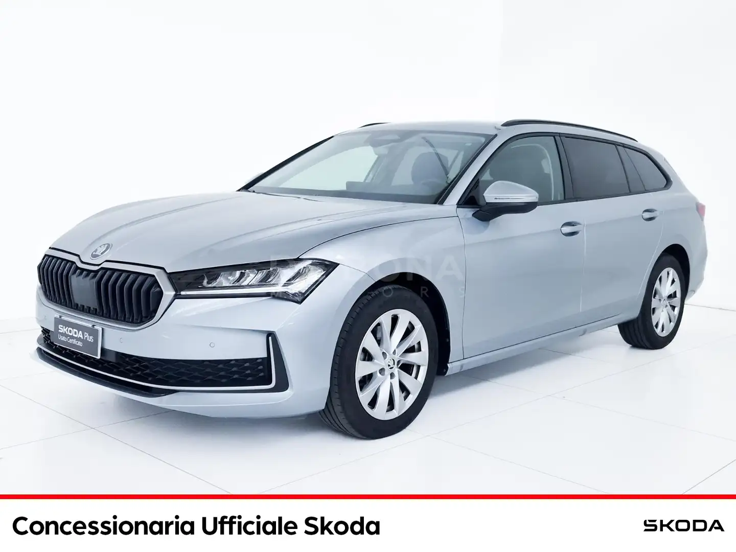 Skoda Superb wagon 2.0 tdi selection 150cv dsg Plateado - 1