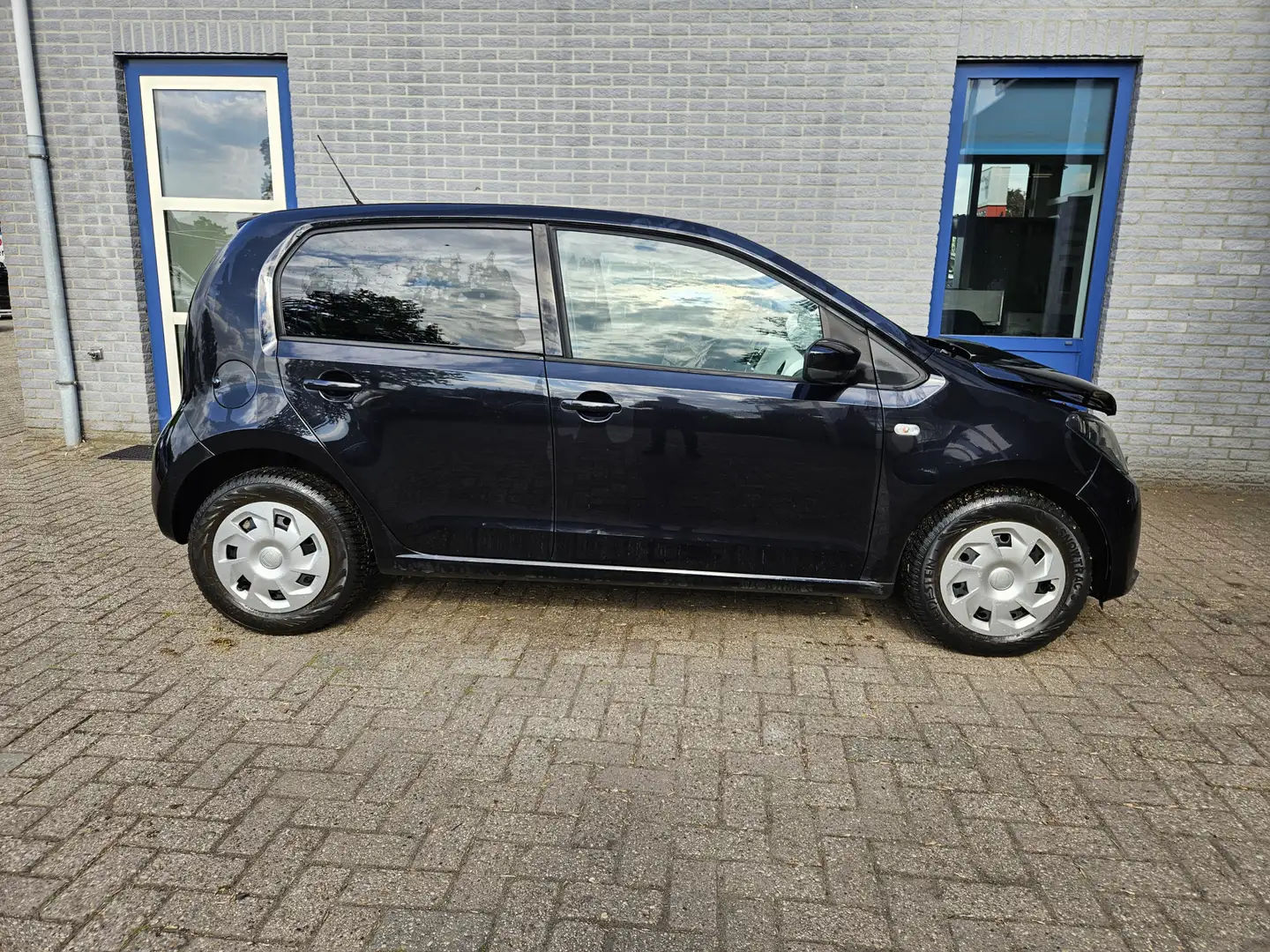 SEAT Mii 1.0 Chill Out Voorschade Schwarz - 2
