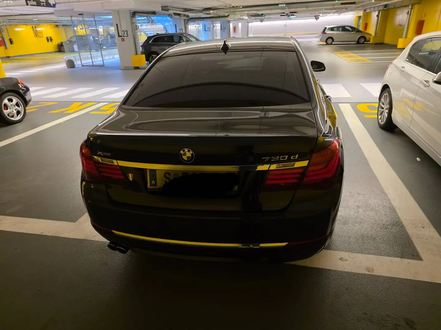 BMW 730 730d Österreich-Paket Aut. Österreich-Paket Schwarz - 2