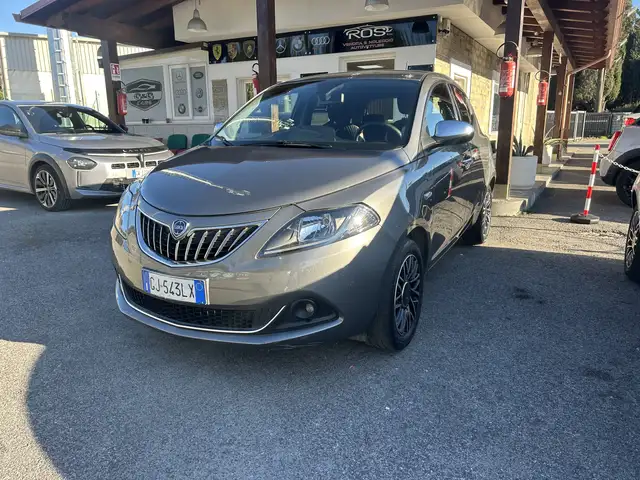Lancia Ypsilon Ypsilon 1.0 firefly hybrid Alberta Ferretti