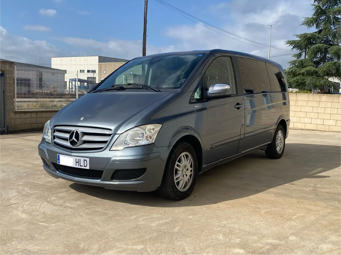 Mercedes-Benz Viano Viano 2.0CDI Trend Compacto Trend Gris - 1