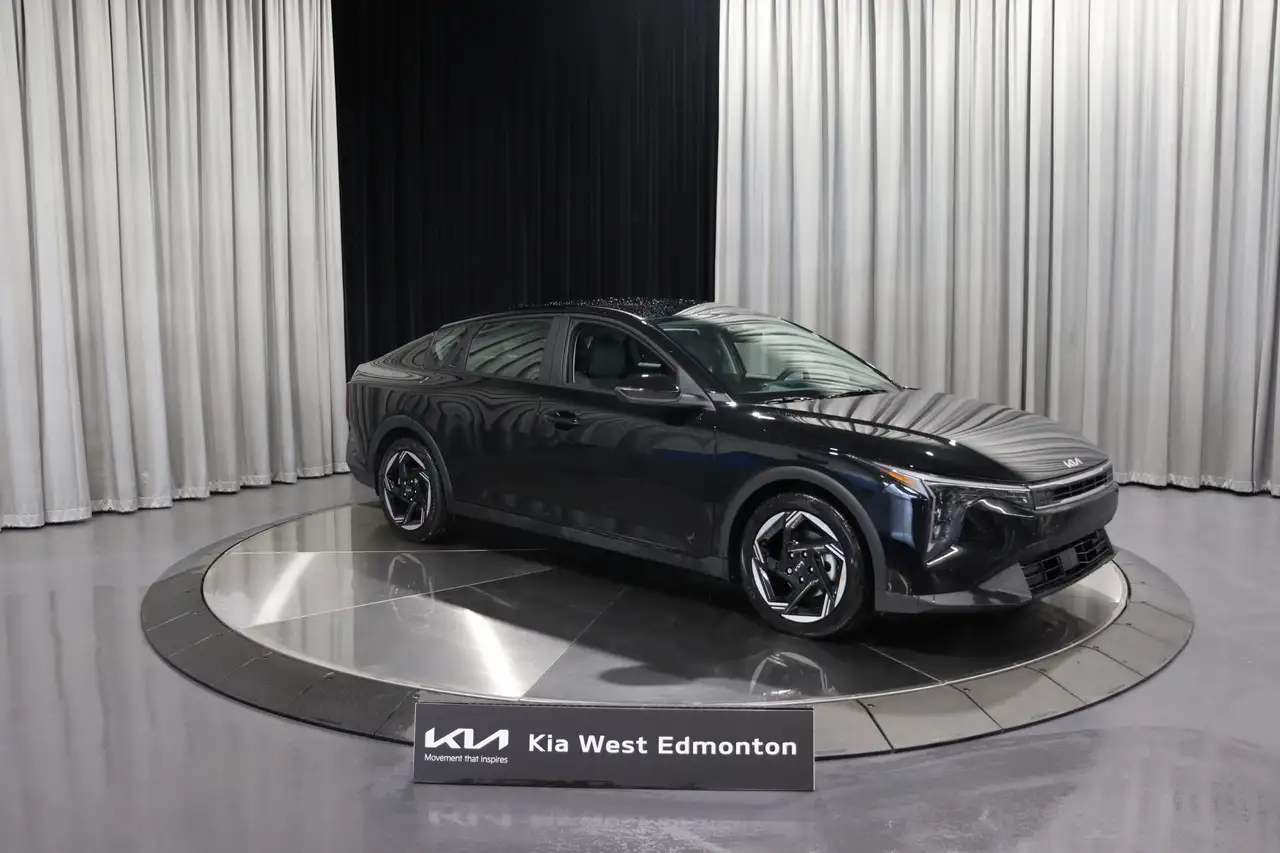 Kia K4 снимка Kia K4