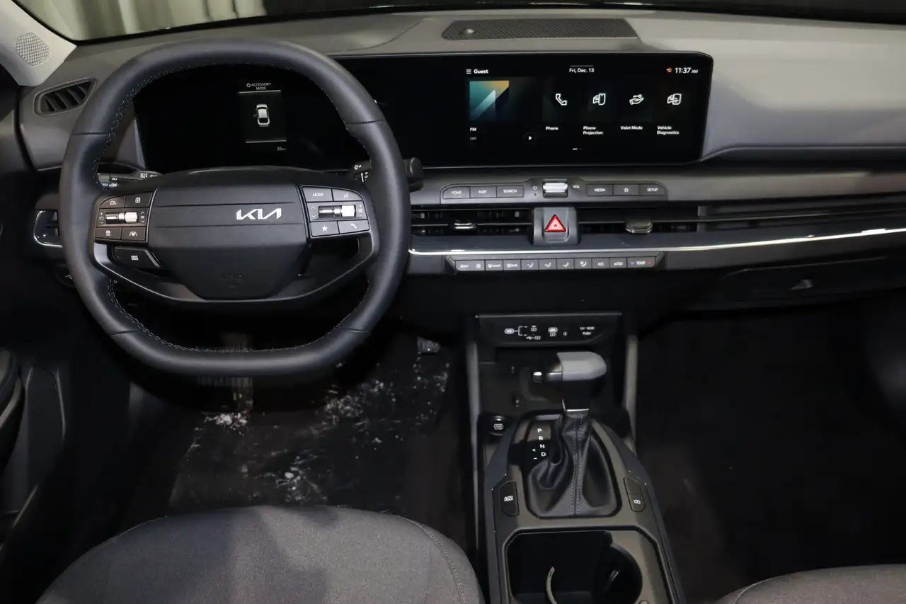Kia K4 снимка Kia K4