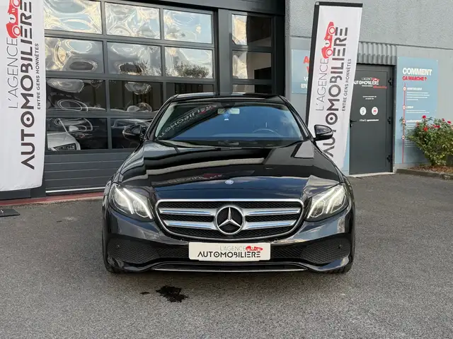 Mercedes-Benz E-Class view 3