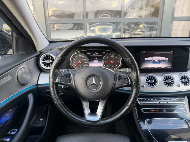 Mercedes-Benz E-Class view 8