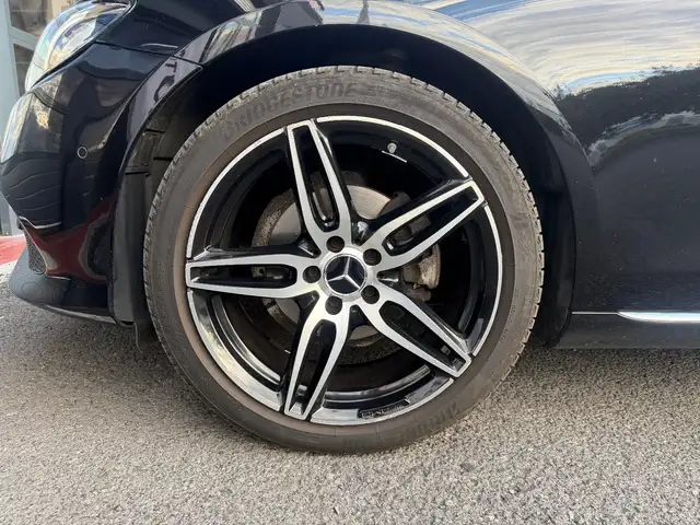 Mercedes-Benz E-Class view 26