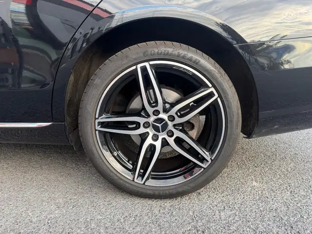 Mercedes-Benz E-Class view 27