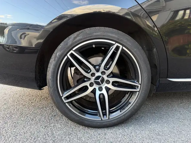 Mercedes-Benz E-Class view 28