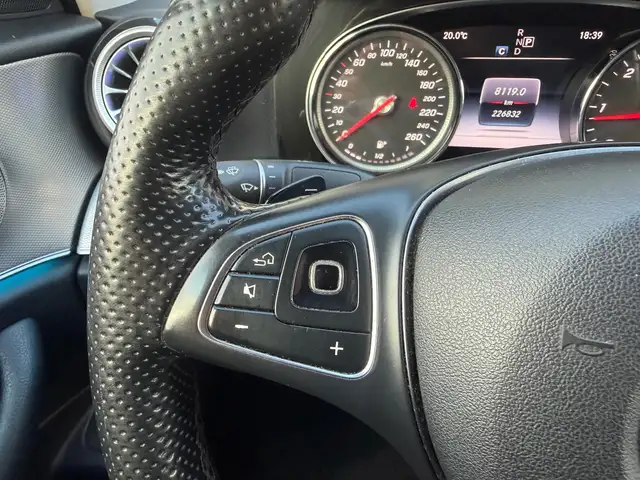 Mercedes-Benz E-Class view 14