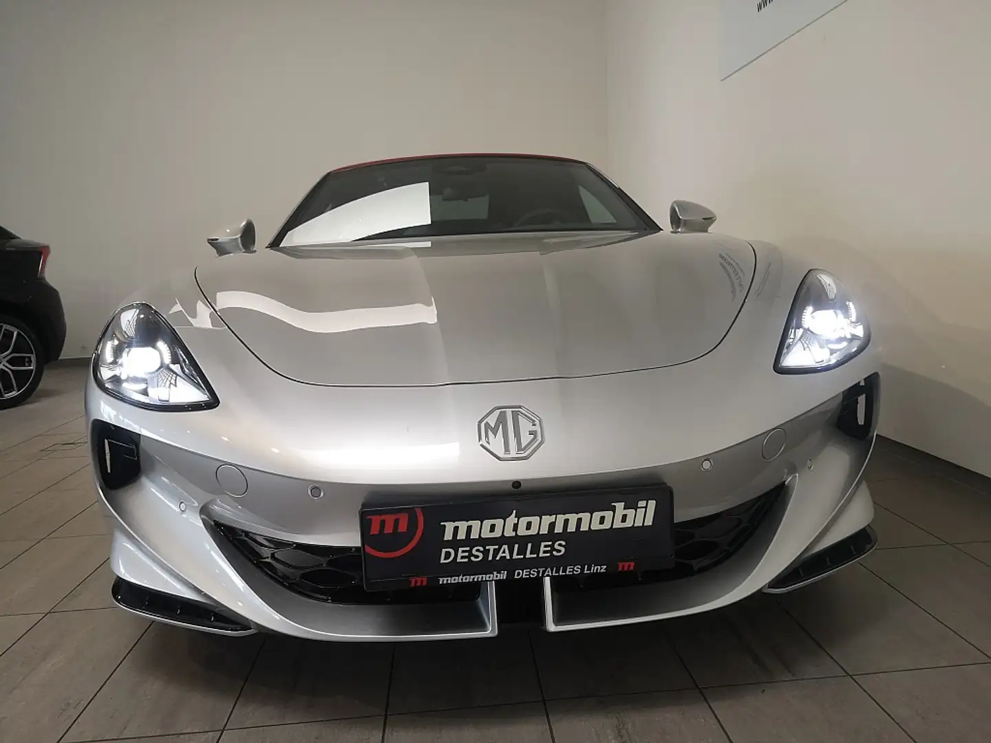 MG Cyberster 77kWh GT Ezüst - 2