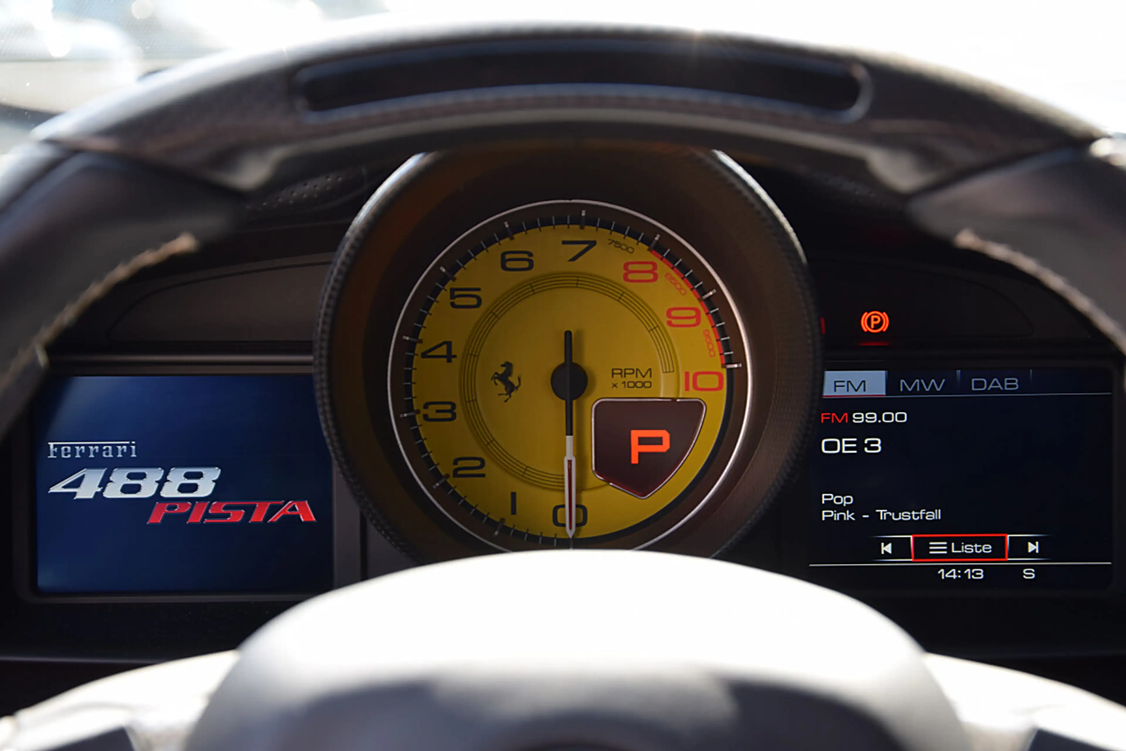 Ferrari 488 GTB Pista *Full Carbon*Lift*Kamera*Stripe*4-Poi... — photo 6