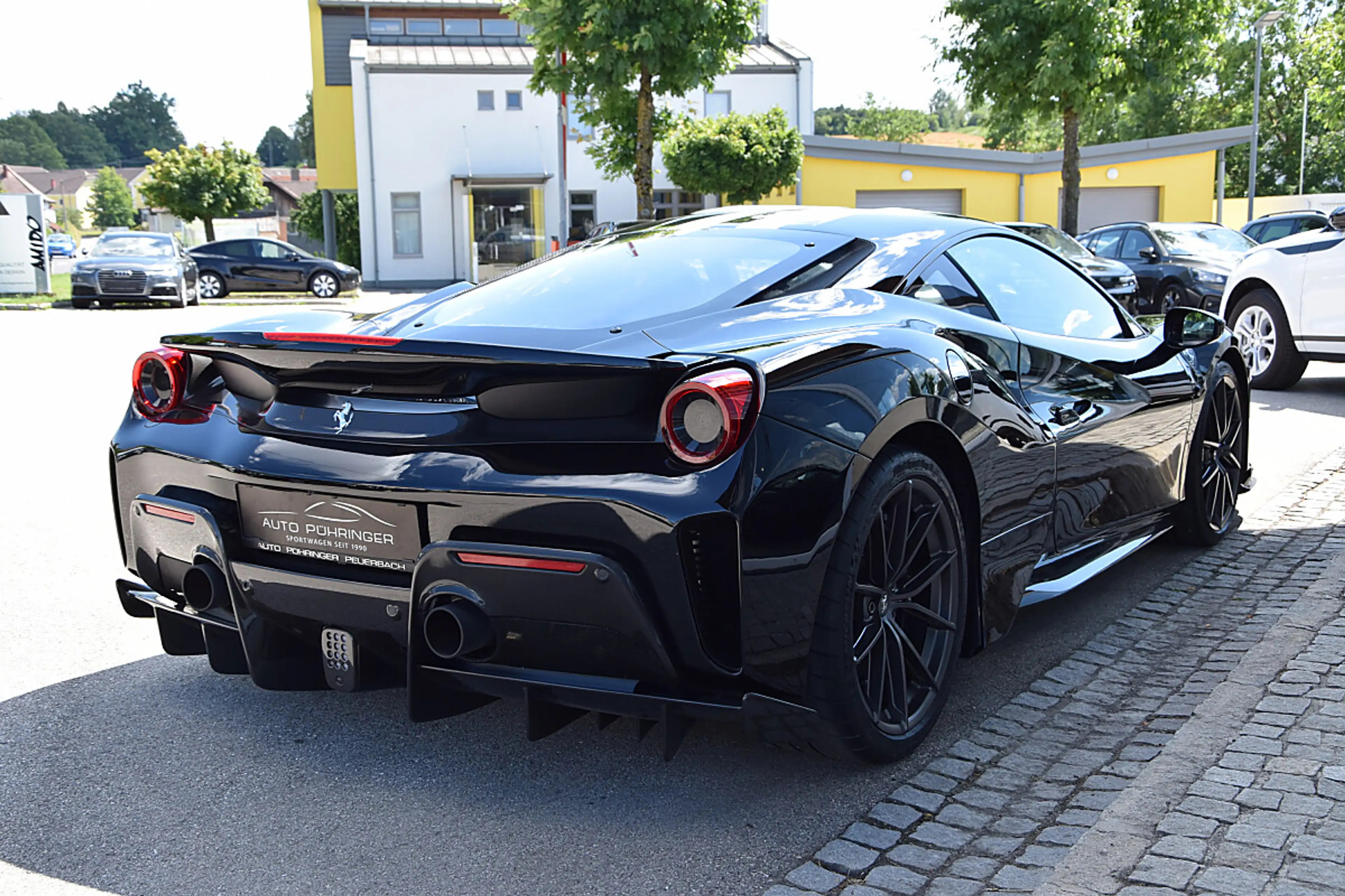 Ferrari 488 GTB Pista *Full Carbon*Lift*Kamera*Stripe*4-Poi... — photo 3