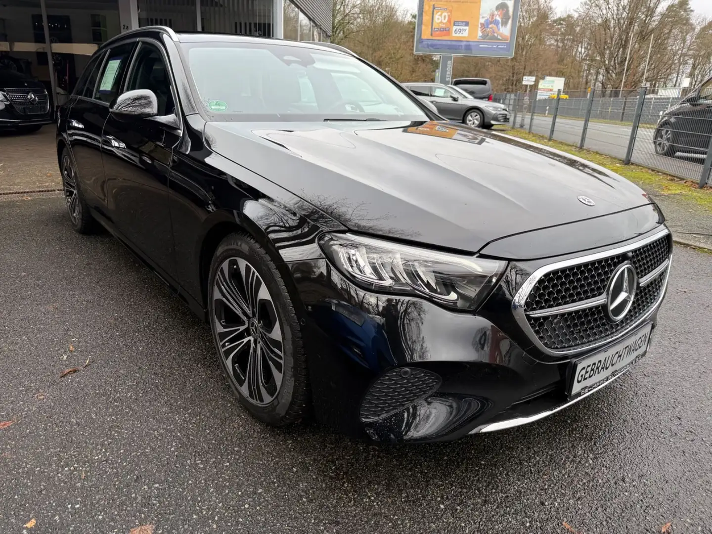 Mercedes-Benz E 200 Avantgarde Panorama Neues Modell Schwarz - 1