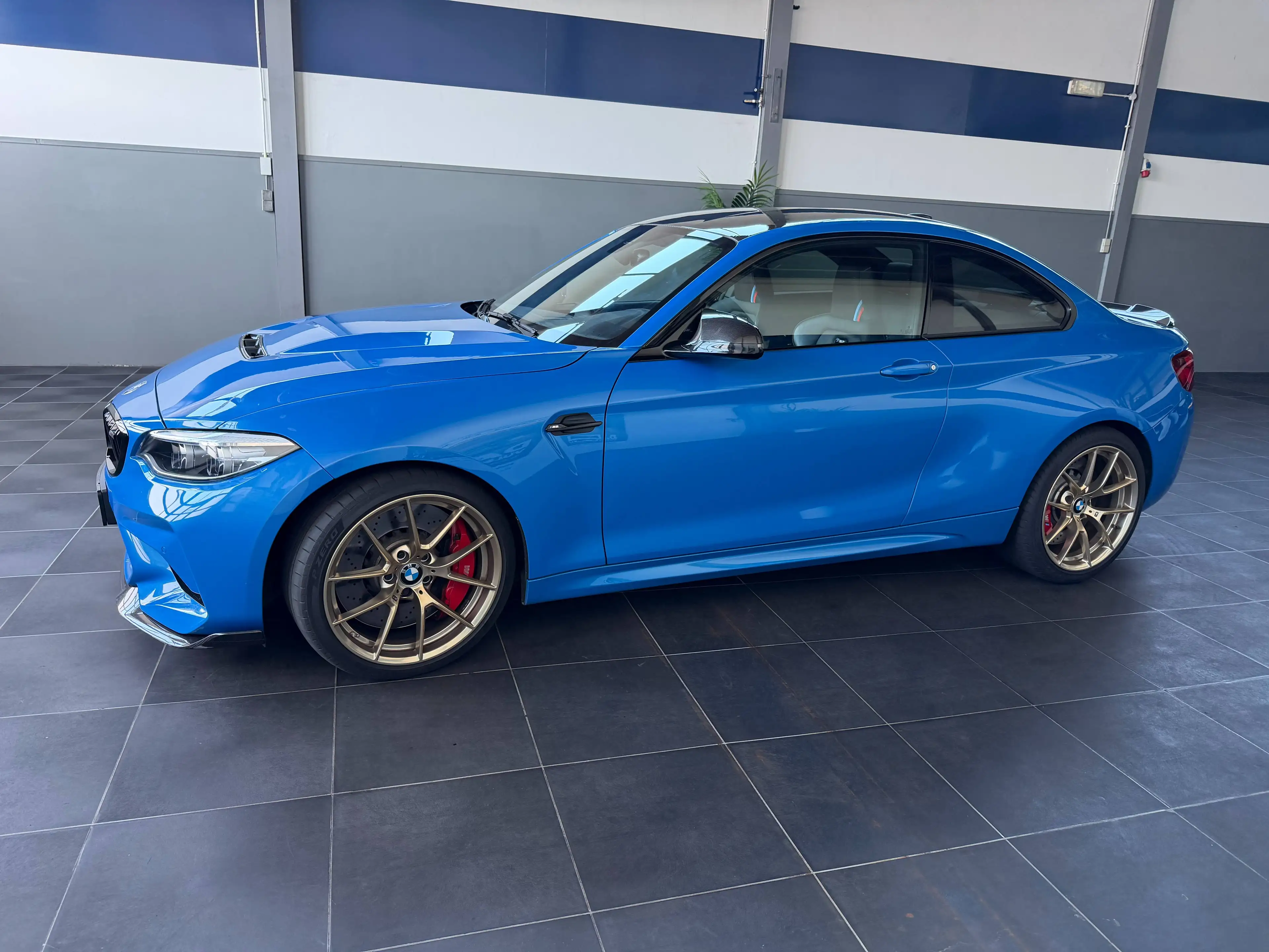 BMW M2 CS — photo 3