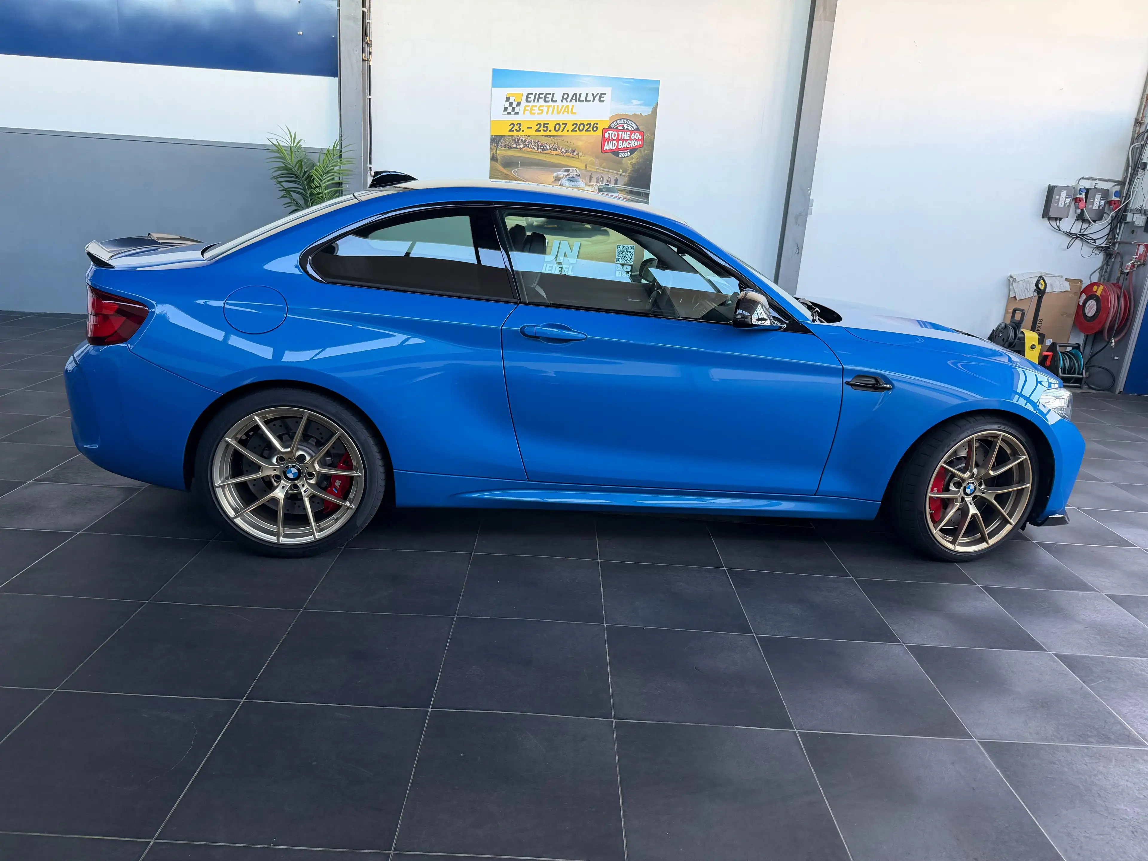 BMW M2 CS — photo 11