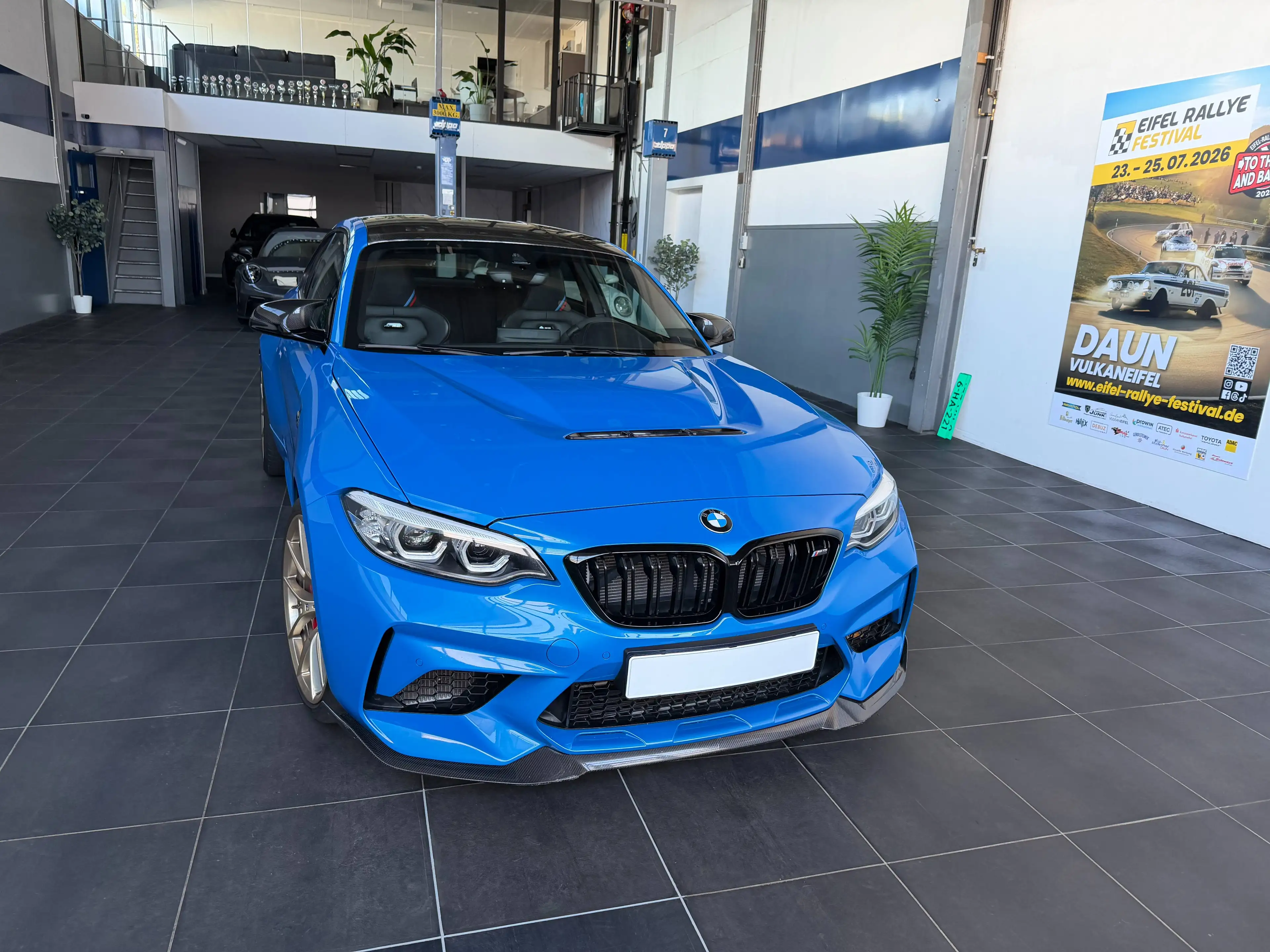 BMW M2 CS — photo 7