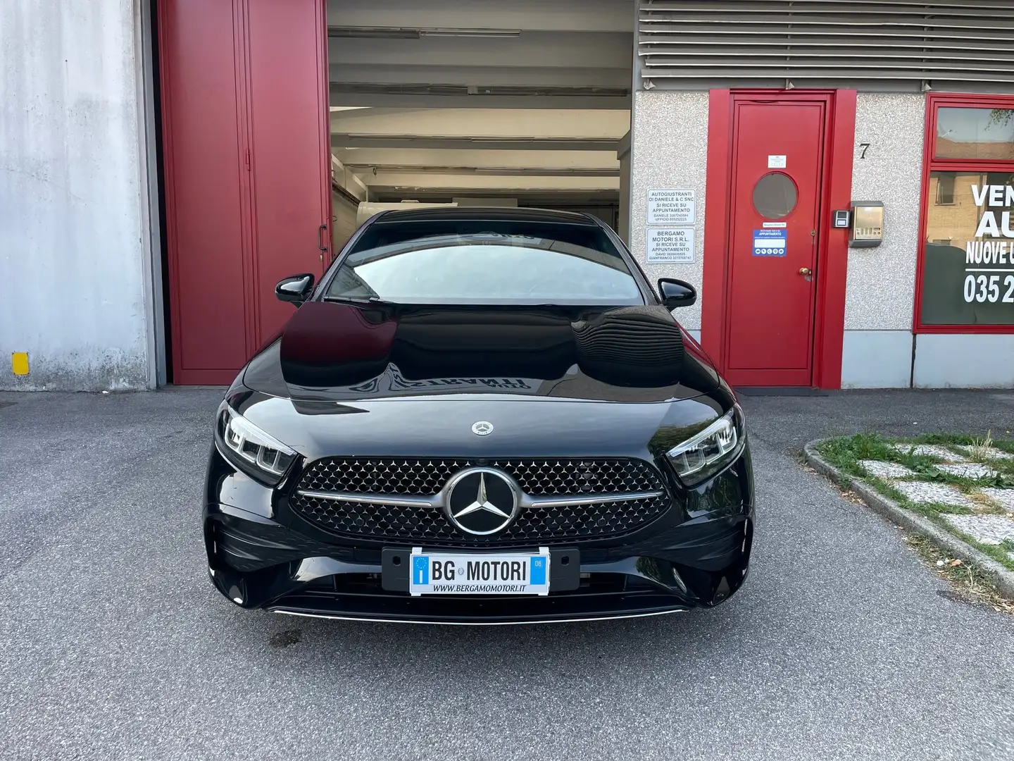 Mercedes-Benz A 180 Classe A Sedan V177 d AMG Line Premium Plus auto Nero - 2