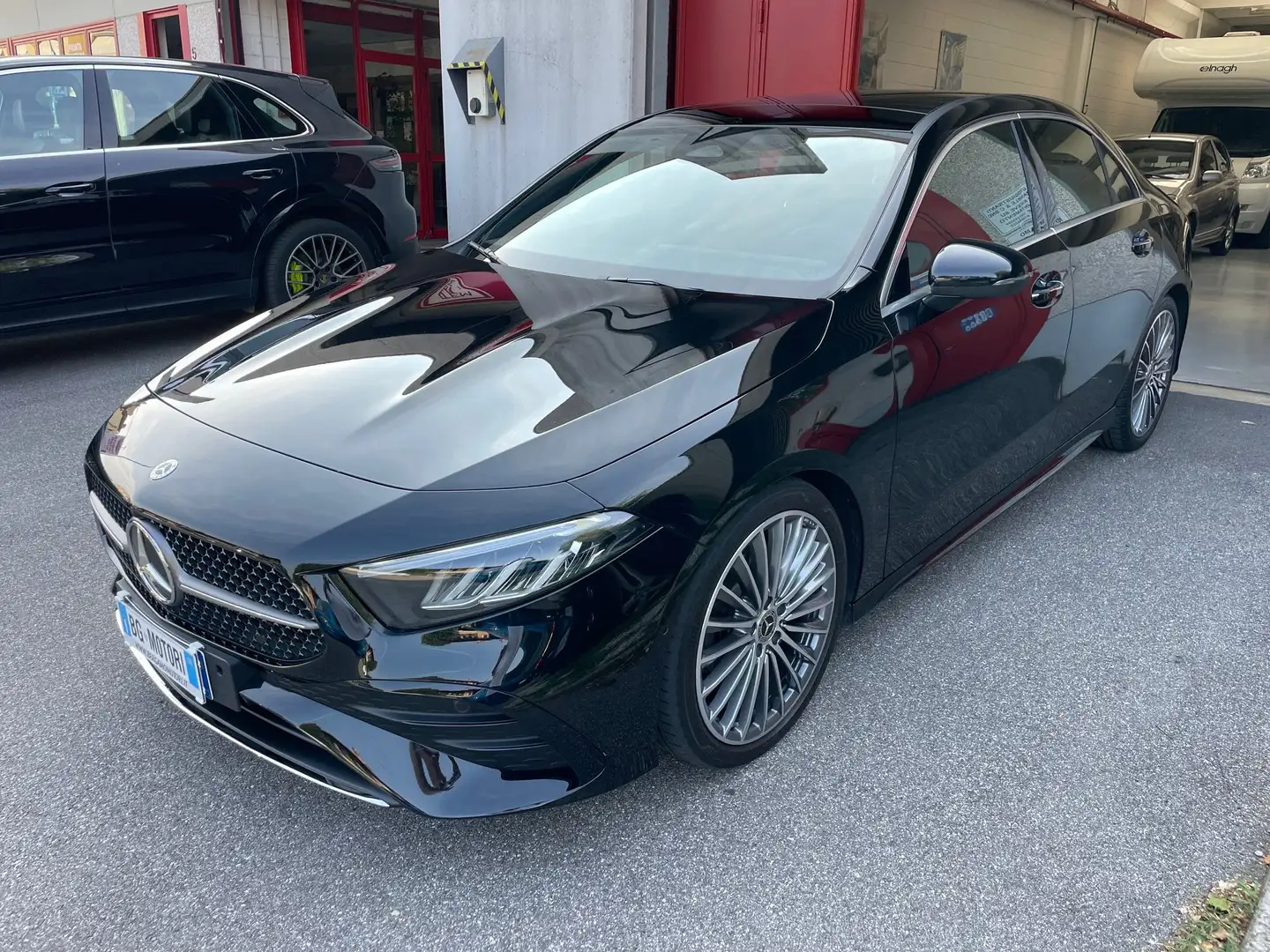Mercedes-Benz A 180 Classe A Sedan V177 d AMG Line Premium Plus auto Nero - 1
