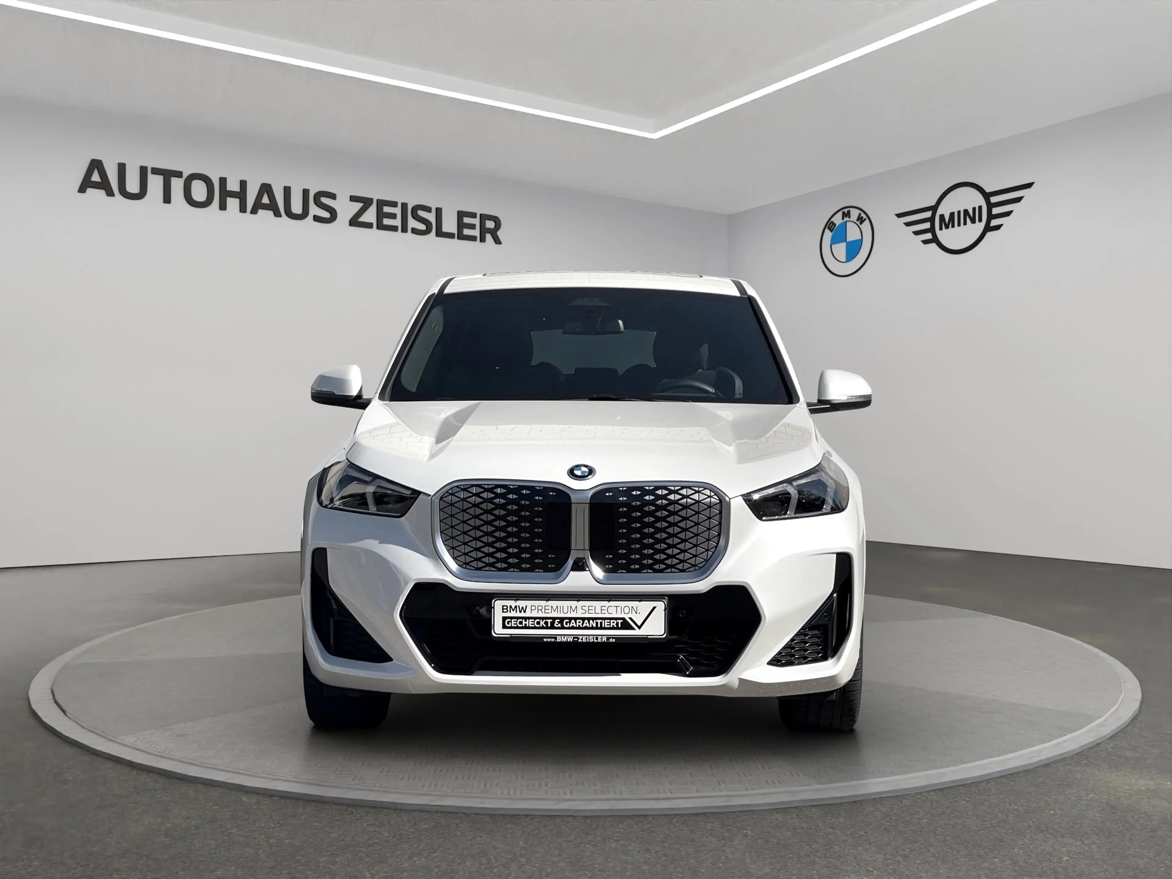 BMW iX1 xDrive30 M SPORTPAKET AHK 360°Kamera HarmanKardon — photo 5