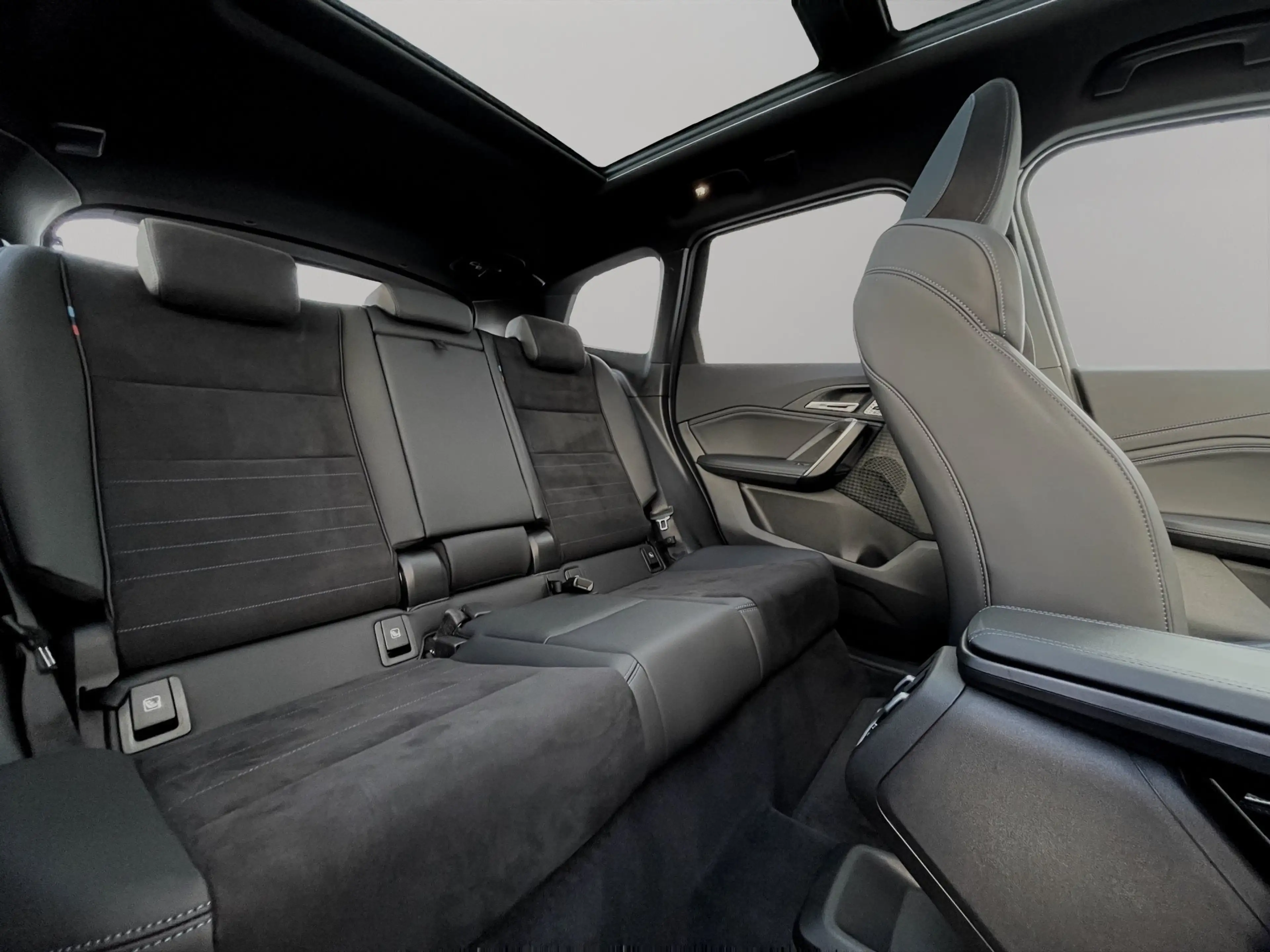 BMW iX1 xDrive30 M SPORTPAKET AHK 360°Kamera HarmanKardon — photo 13