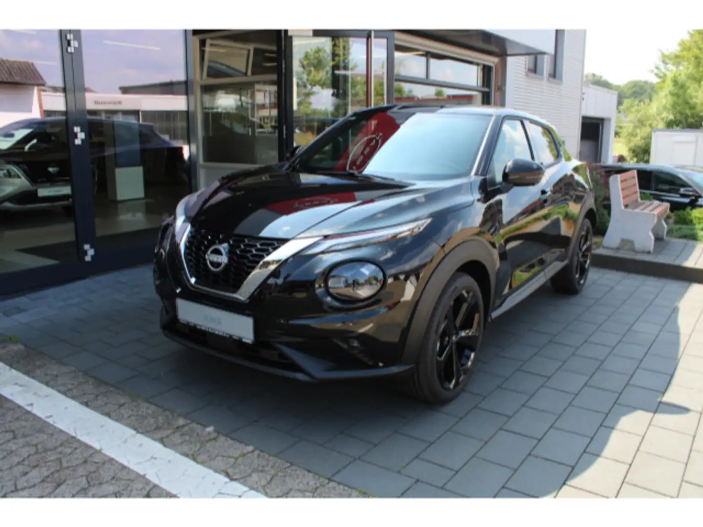 Nissan Juke 1.0 DIG-T114 Tekna BOSE Black - 2