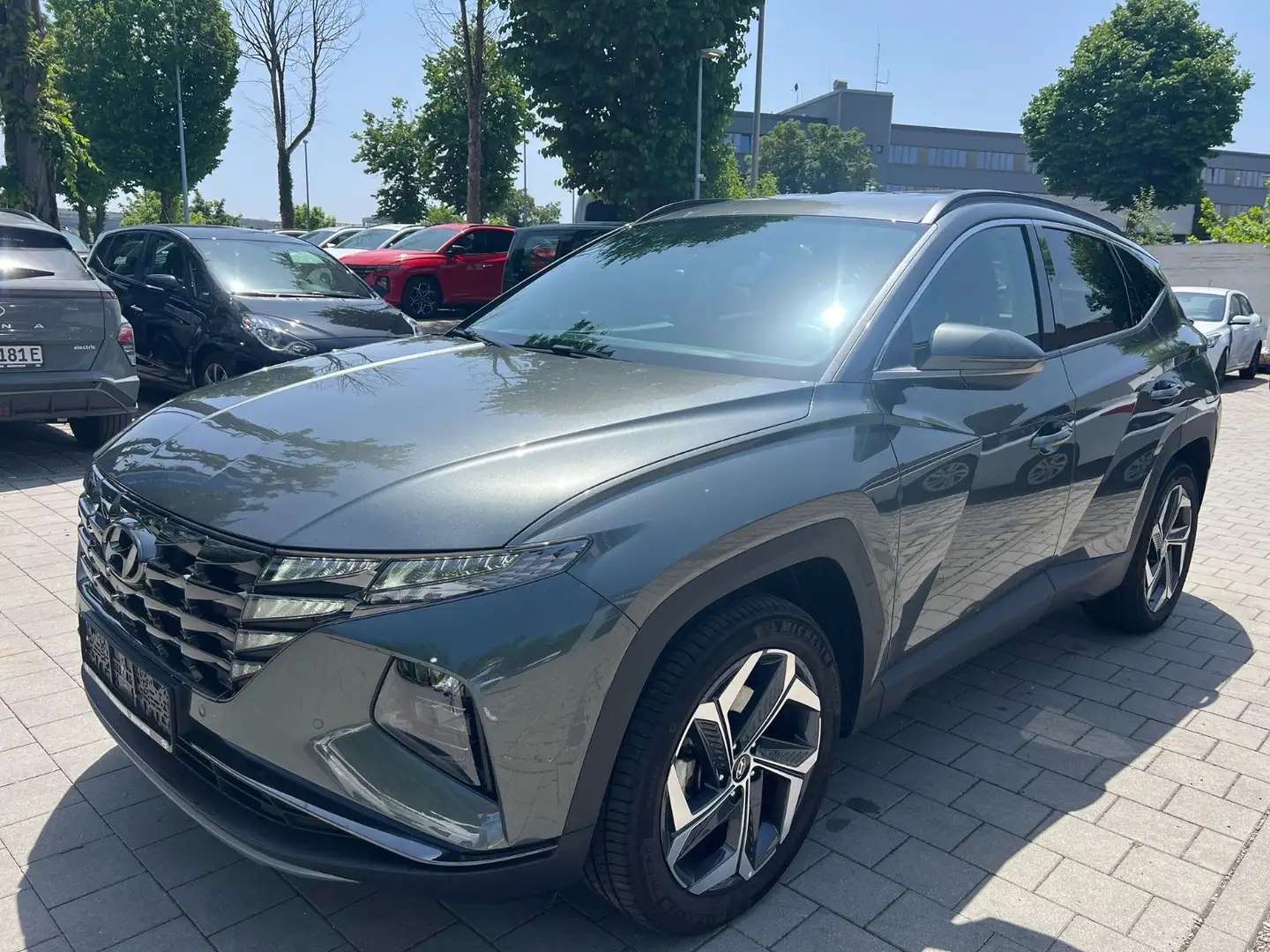 Hyundai TUCSON 1.6 T-GDI Trend spurH LM 2xKlima PDC Grijs - 2