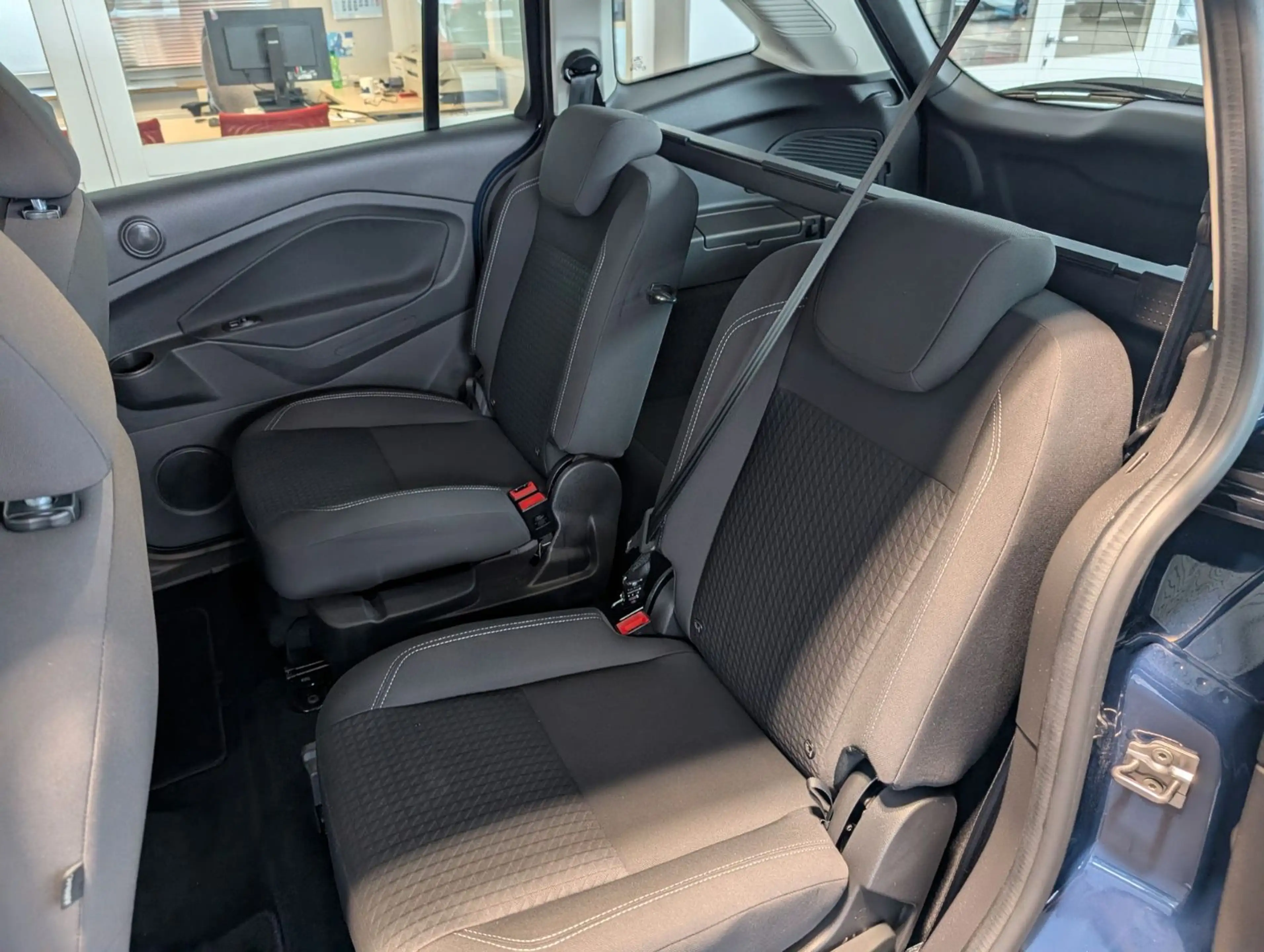Ford Grand C-Max 1.0 Trend *AHK*Klima*Tempomat*PDC* — photo 9