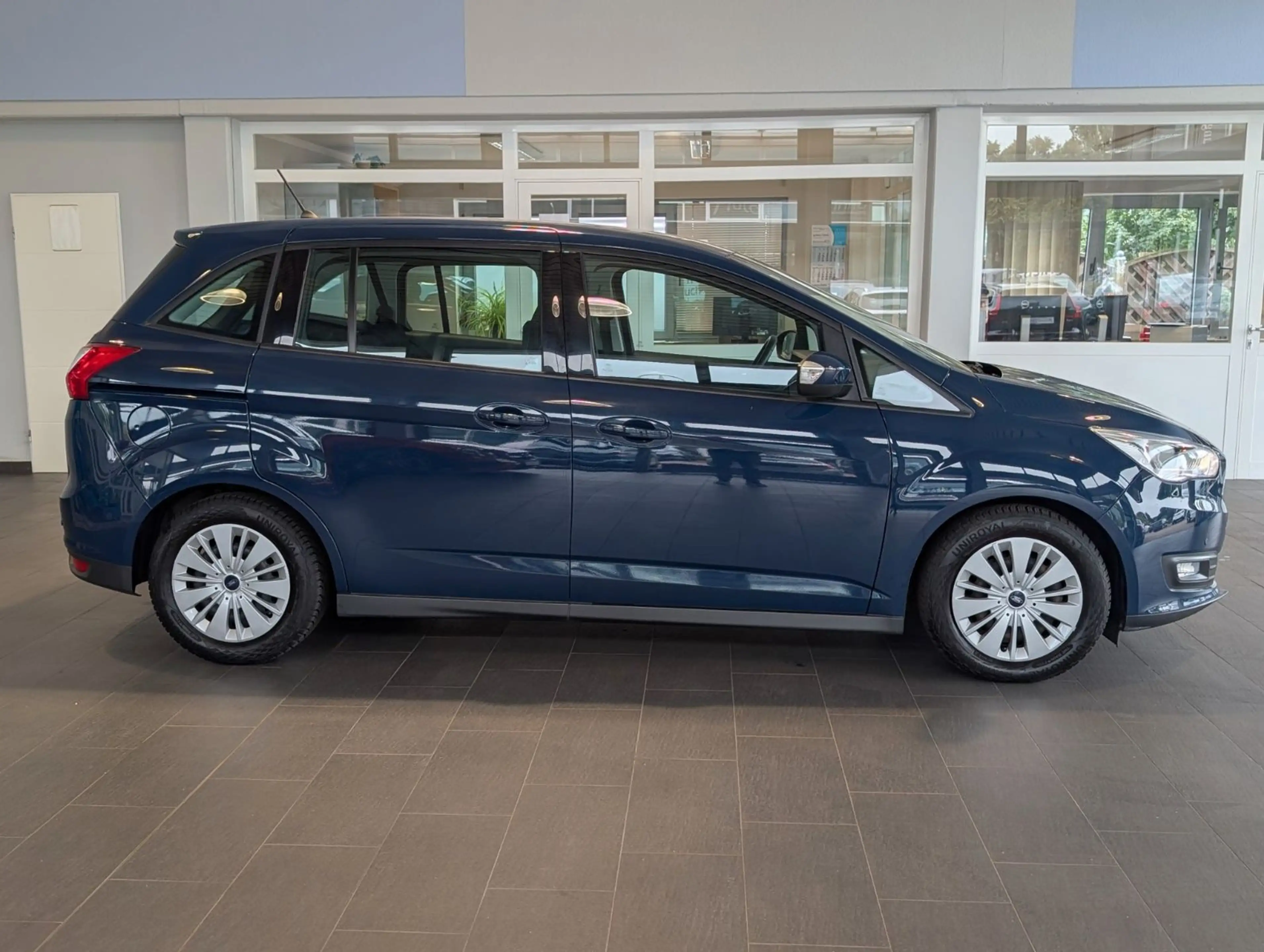 Ford Grand C-Max 1.0 Trend *AHK*Klima*Tempomat*PDC* — photo 2