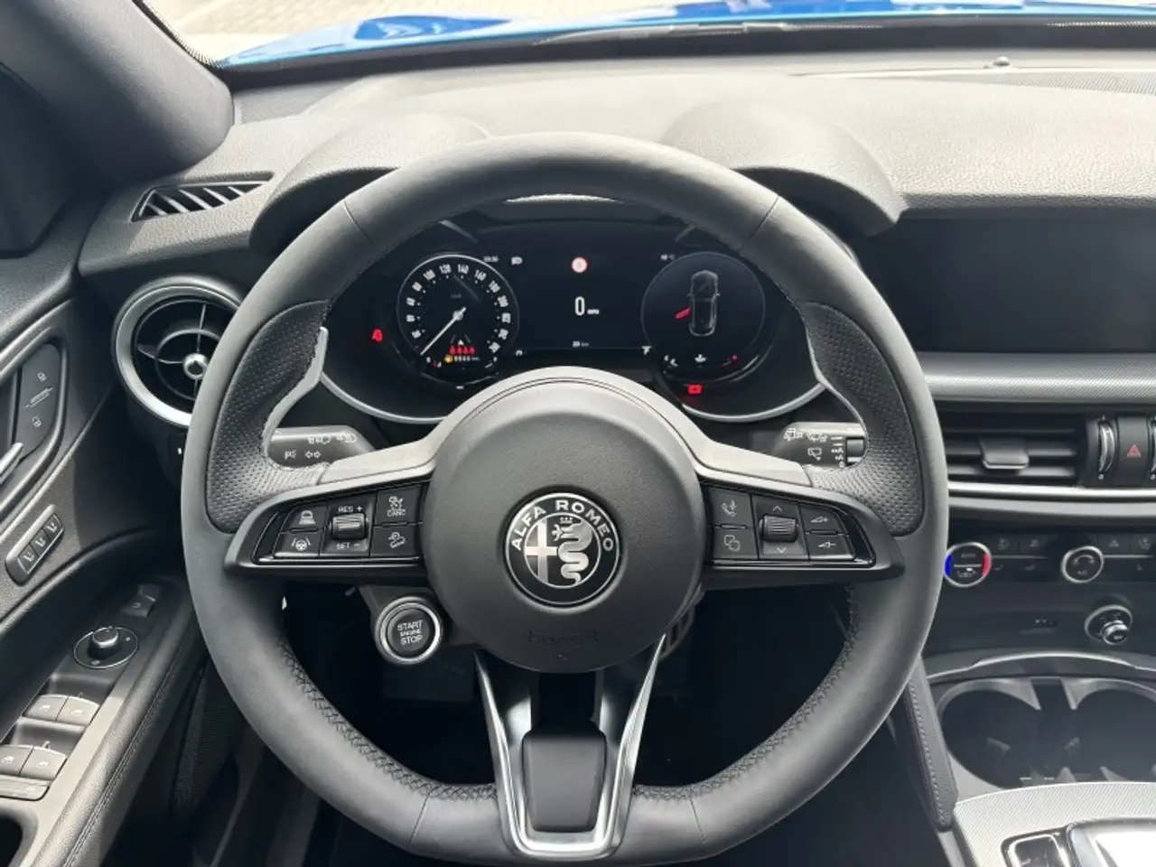 Alfa Romeo Stelvio 2026 — фото 11