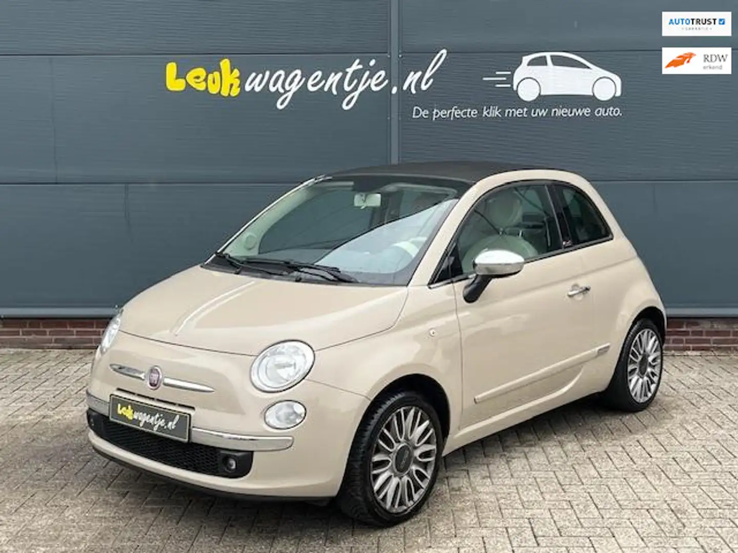Fiat 500C 1.2 Lounge Cabrio *cappuccino *p-sensor *16 inch Bruin - 1