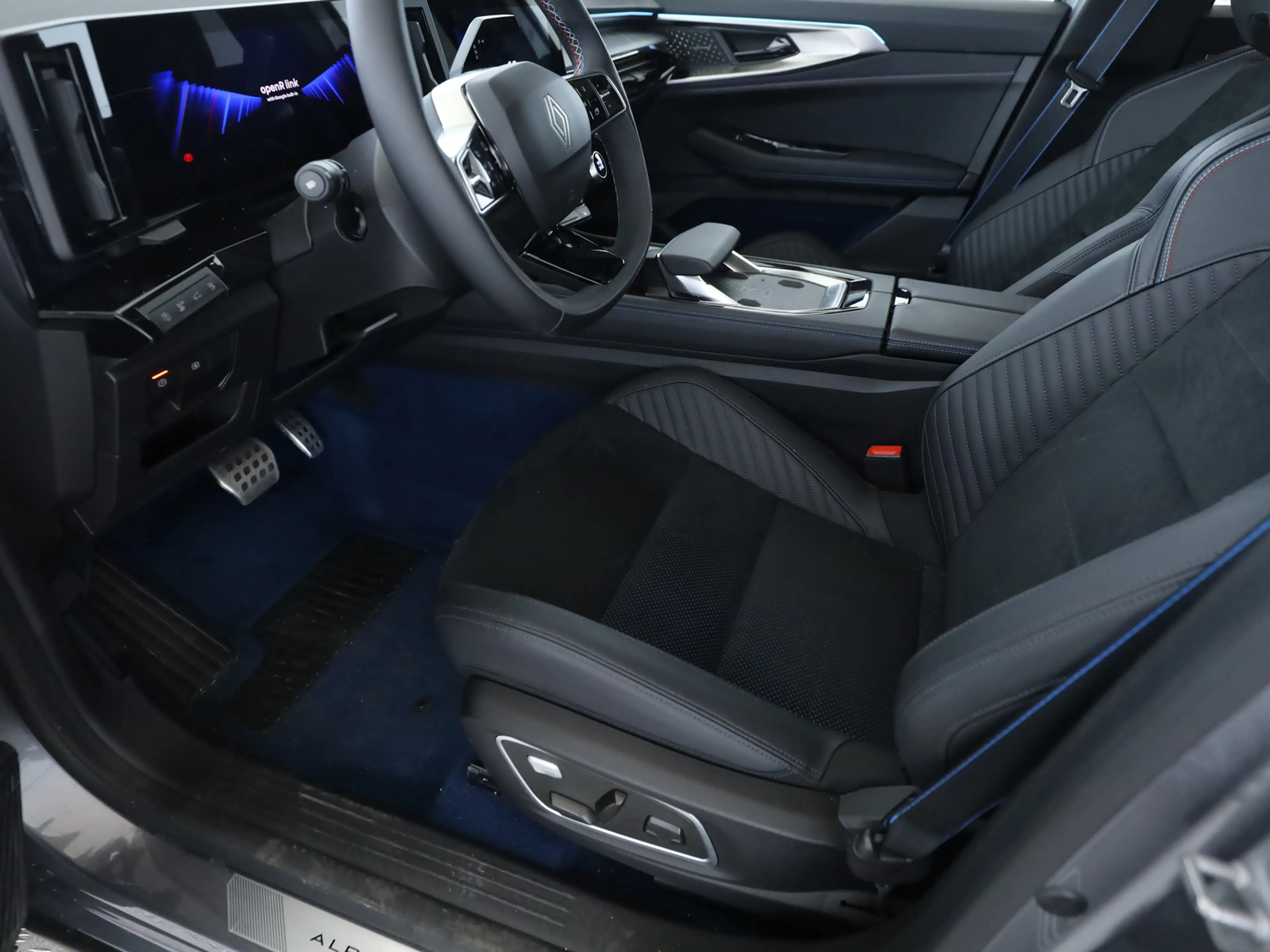 Renault Rafale Esprit Alpine E-Tech Plug-in Hybrid 300 4x4 — photo 11